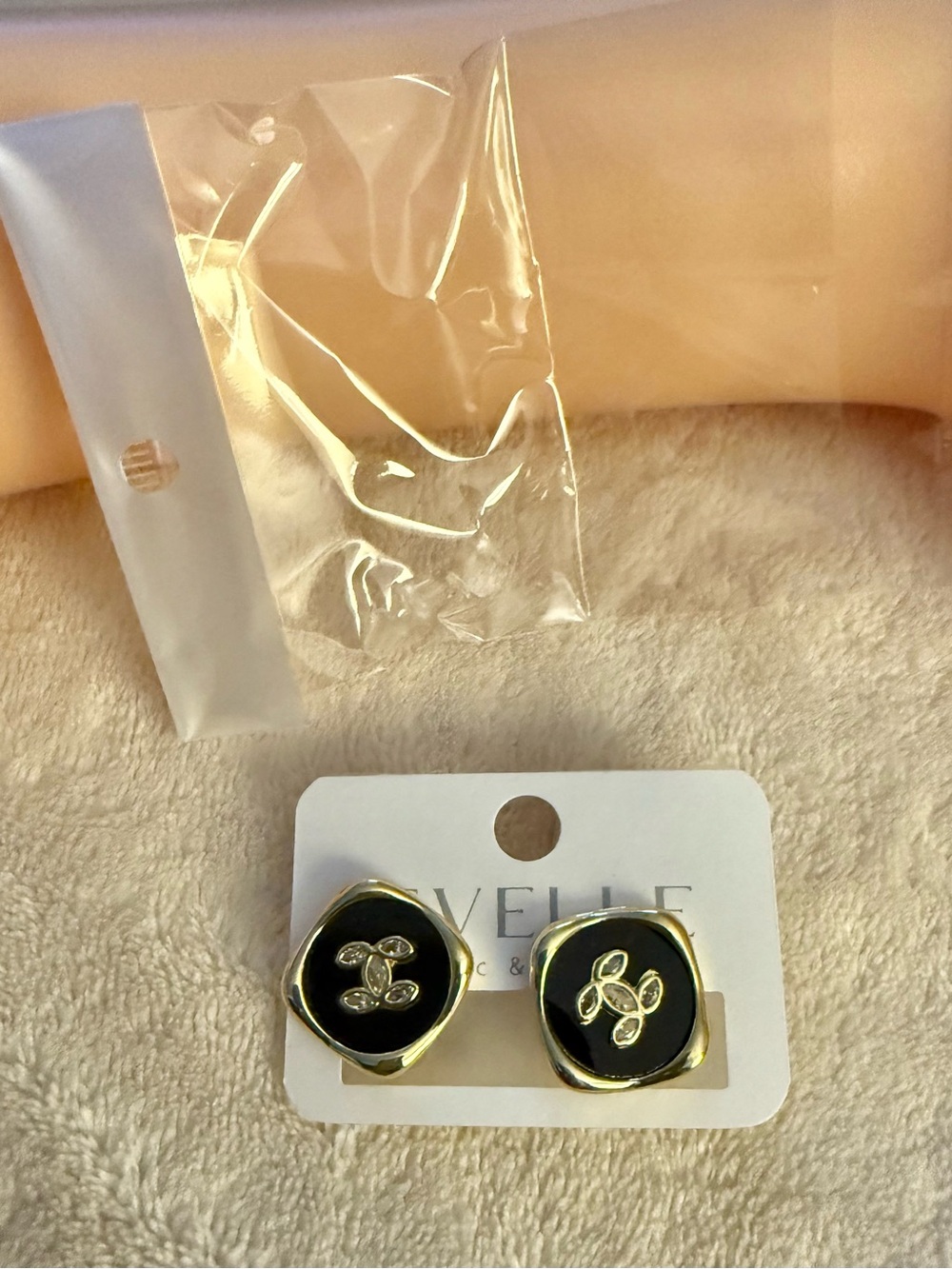 Elle Black and Gold Hair Clips with Decorative Accent